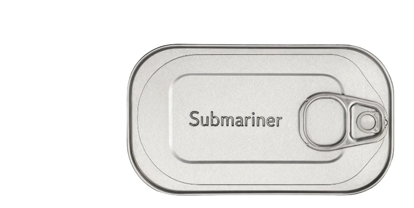 Boîte de sardines Submariner qui s’ouvre sur quatre sardines